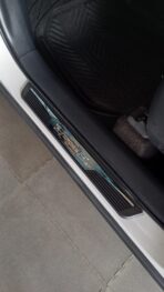 TOYOTA CROSS -  4 PC DOOR SILLS PLASTIC BLACK - Image 4