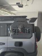 JETOUR T2 - SIDE WINDOW MASK AND SPADE - Image 3